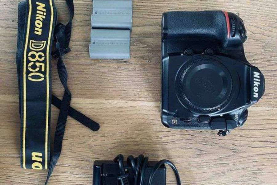 Nikon D850 Kamera Top Zustand 4 Akkus Ladegerät - Bild 1