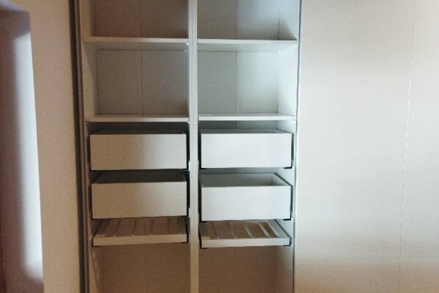 Doppelbett samt Nachtkästchen und Kleiderschrank - Bild 2