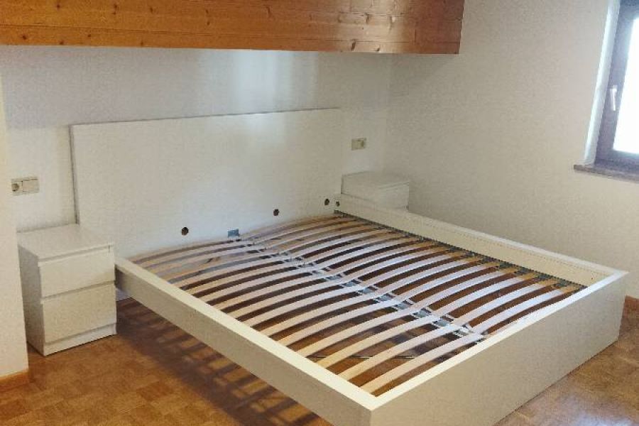 Doppelbett samt Nachtkästchen und Kleiderschrank - Bild 4