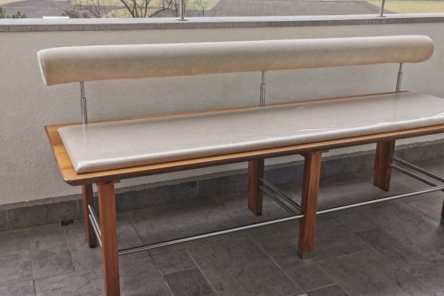 Sitzbank aus Nuss - Bild 1