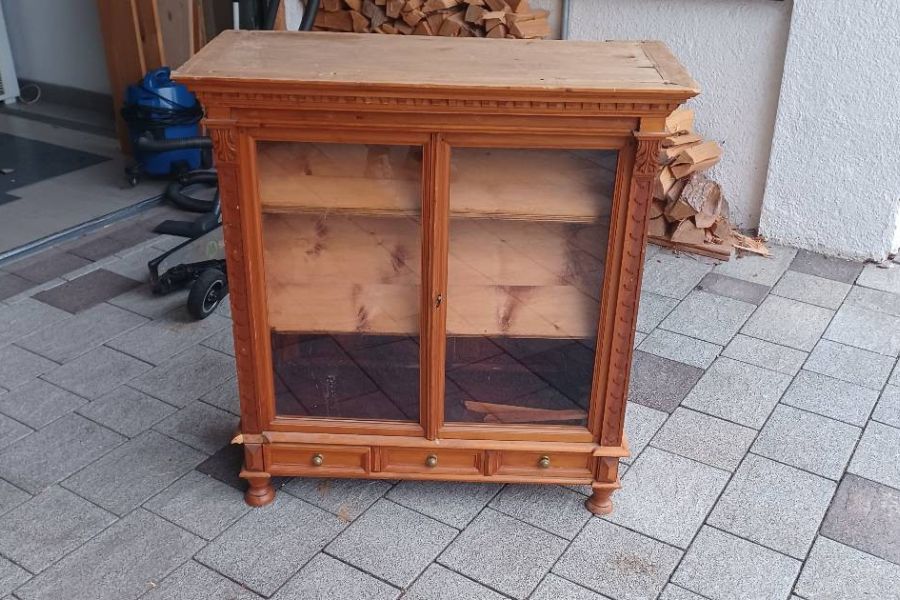 Vitrine  zu vergeben - Bild 2