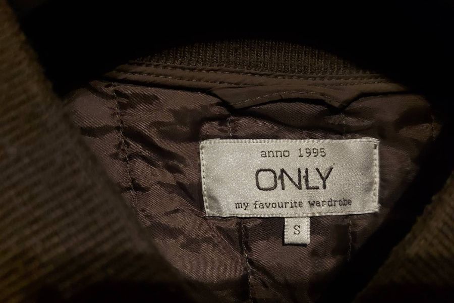 Secondhand: Olivgrüne Steppjacke - Bild 2