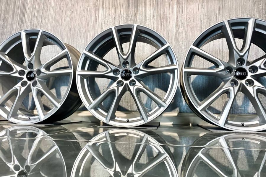 20" Original Audi Q5 SQ5 Felgensatz Silber Felgen 80A071490C - Bild 3