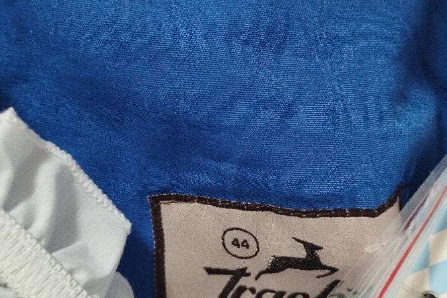 Neues Dirndl mit Etikett - Bild 2