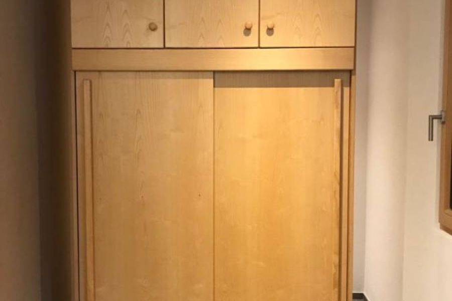 Kleiderschrank - Bild 2