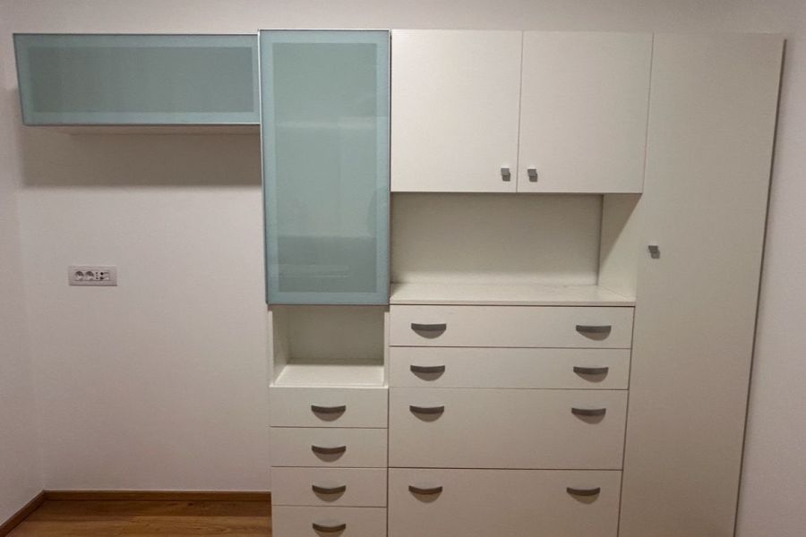 Verschenke kompletten Schrank - Bild 1
