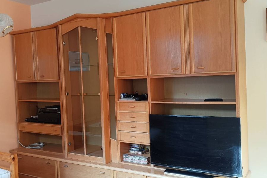 Wohnzimmerschrank groß und günstig - Bild 1