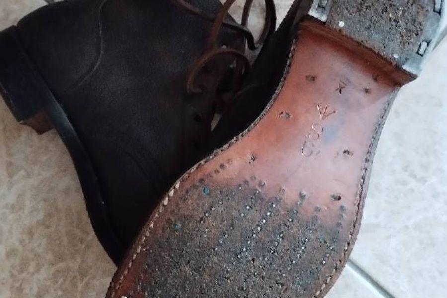 Handangefertigte Schuhe aus Leder als Deko - Bild 2
