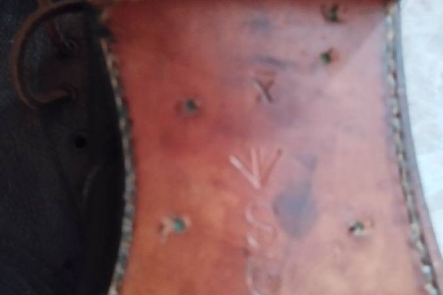 Handangefertigte Schuhe aus Leder als Deko - Bild 4