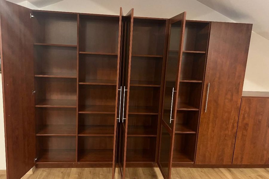 Komplettes Büro-Set mit Schränken und Arbeitstisch - Bild 2