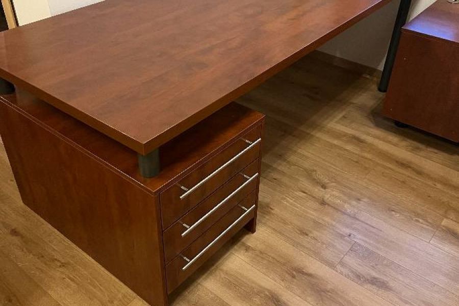 Komplettes Büro-Set mit Schränken und Arbeitstisch - Bild 3