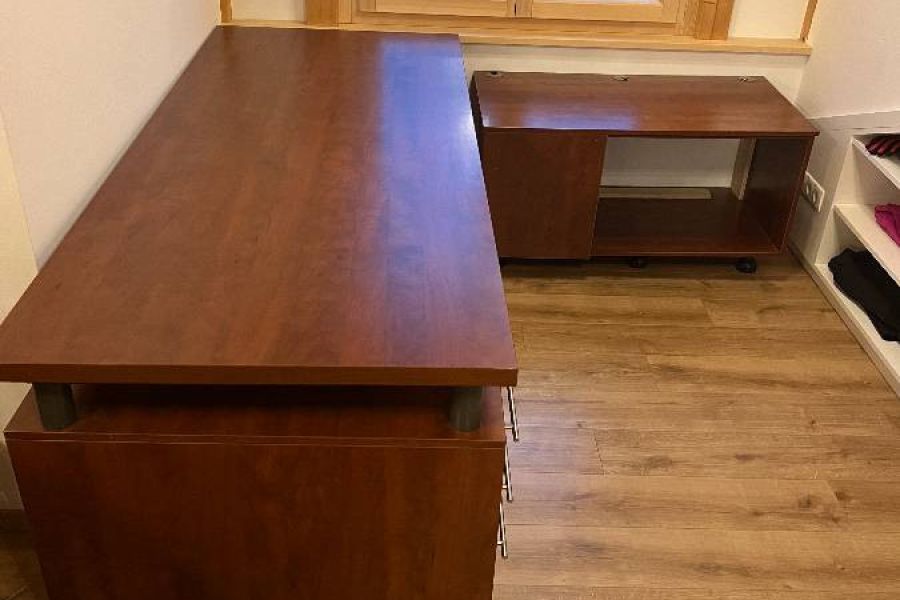 Komplettes Büro-Set mit Schränken und Arbeitstisch - Bild 4
