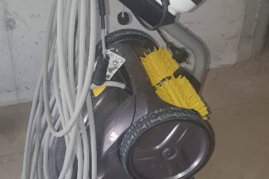 Roboter für Schwimmbad - Bild 2