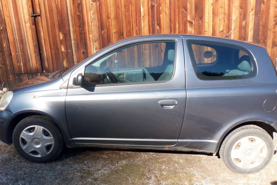 Toyota Yaris EXPO - Bild 1
