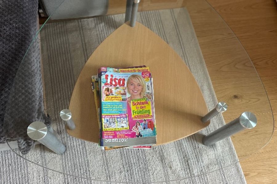Verschenke Fernseh Tisch / Beistelltisch / Couchtisch - Bild 1