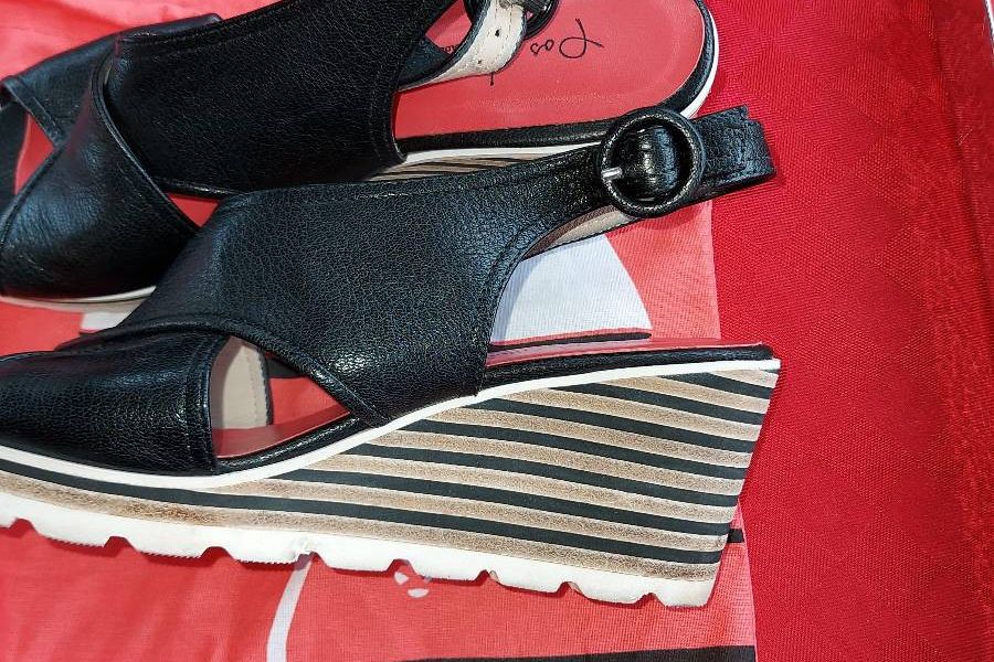 POS de rouge  Sommer Schuhe,  wie Neu gr  38,5 - Bild 2
