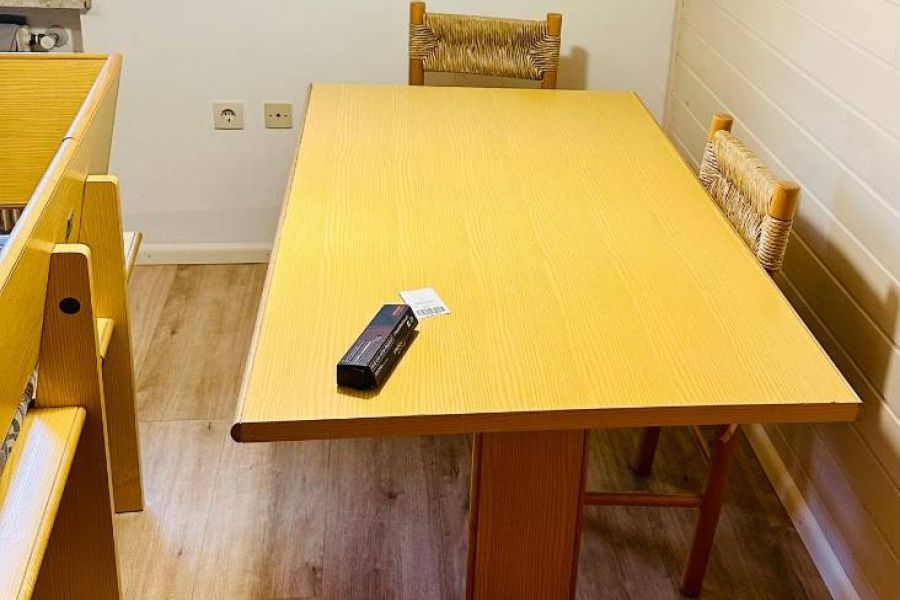 2 x Tische, 1 Wohnzimmer- oder Fernsehtischchen. - Bild 2
