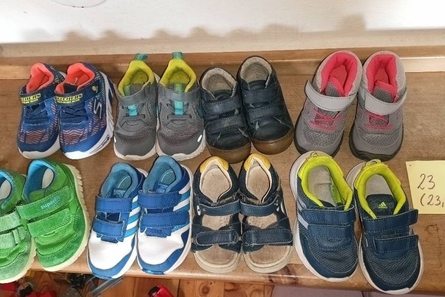 Kinderschuhe zu verschenken Größe 20-25 - Bild 4