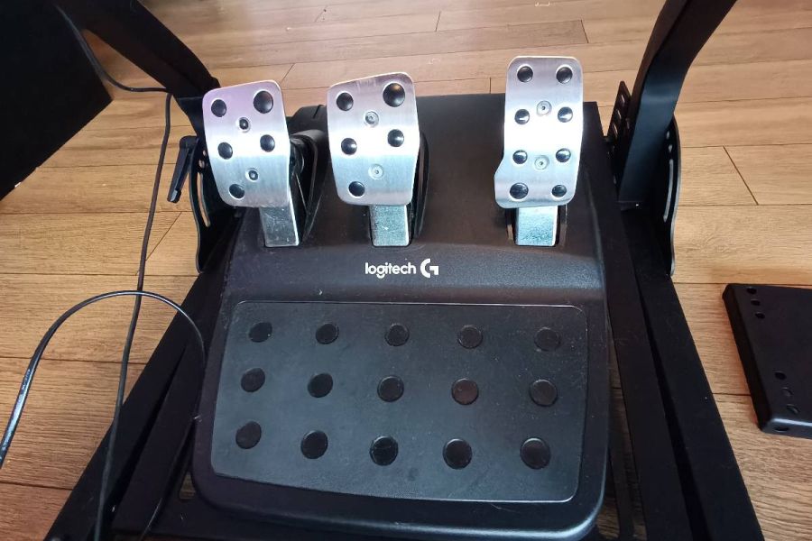 Lenkrad Logitech g29 mit Halterung - Bild 3