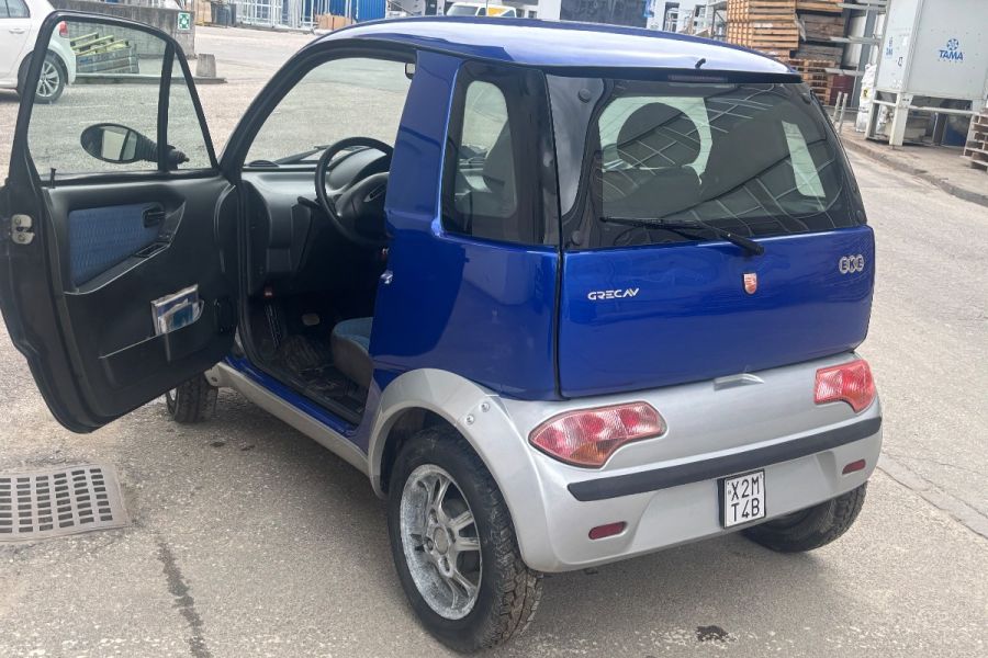 gebrauchtes Moped-Auto zu verkaufen - Bild 2