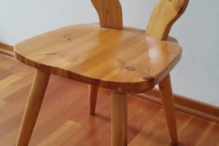 Verkaufe Tisch und 2 Stühle Fichte Massivholz - Bild 1