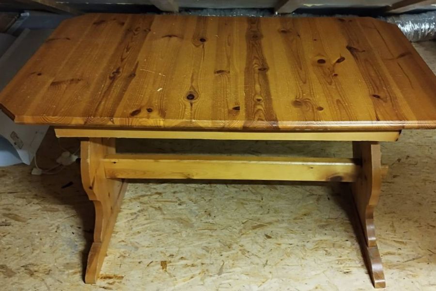 Verkaufe Tisch und 2 Stühle Fichte Massivholz - Bild 2