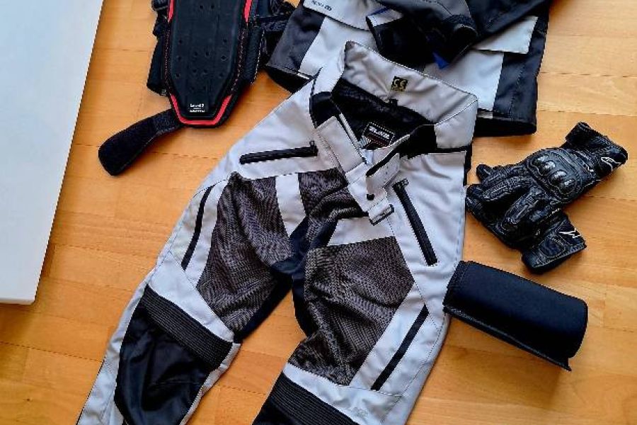 Motorradbekleidung neuwertig M - Bild 1