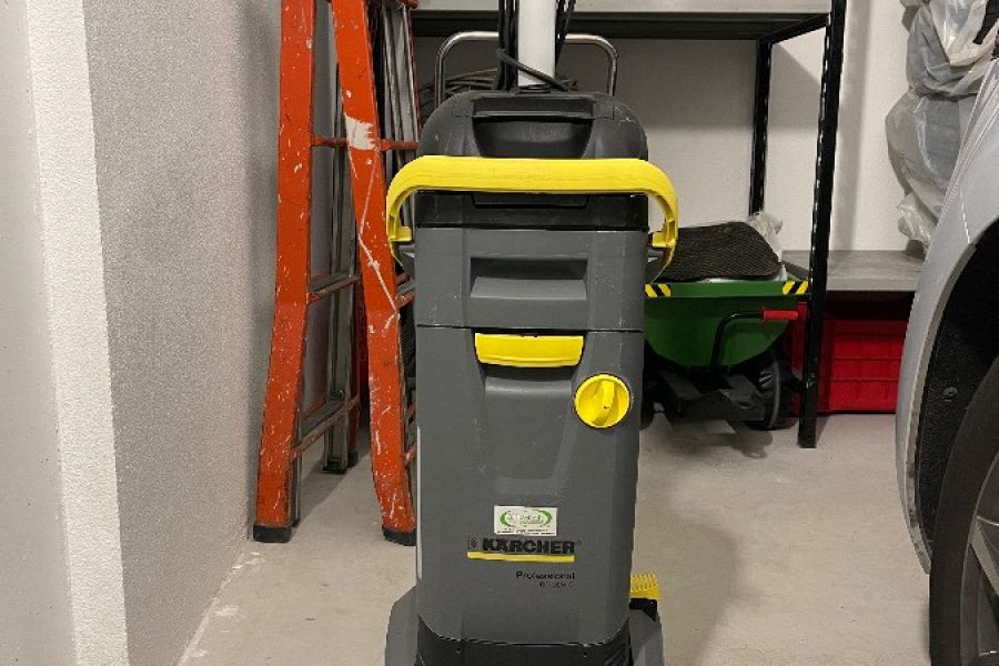 Kaercher Bodenreiniger Scheuersaugmaschine BR30/4C - Bild 1