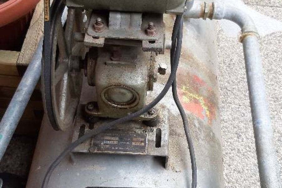 Tauchpumpe (Speck) mit 100l Ausdehnungefäß - Bild 1