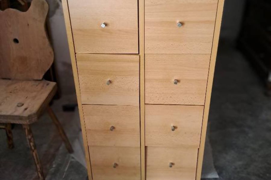 kleiner Schrank - Bild 1