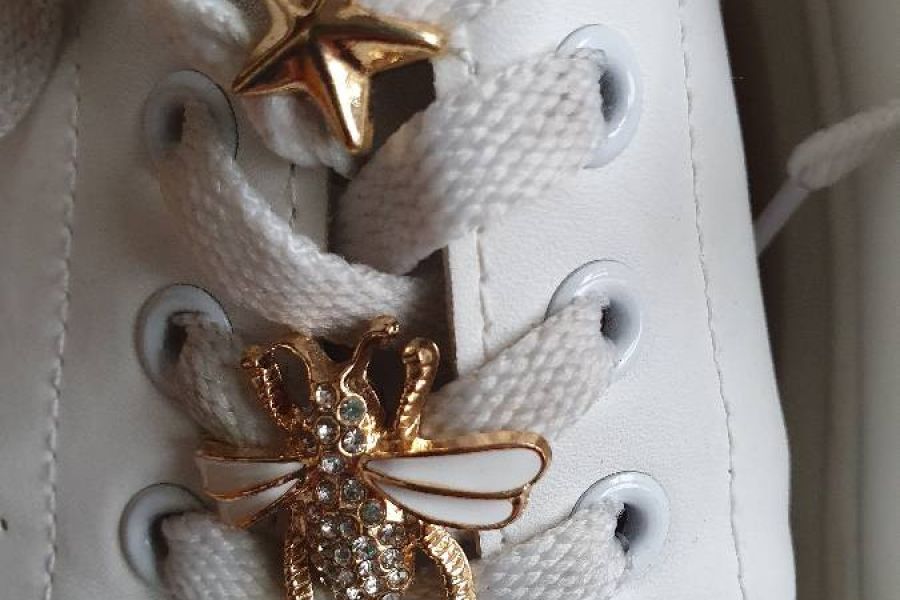 Weiße Sneaker mit Charms, Größe 41 - Bild 3