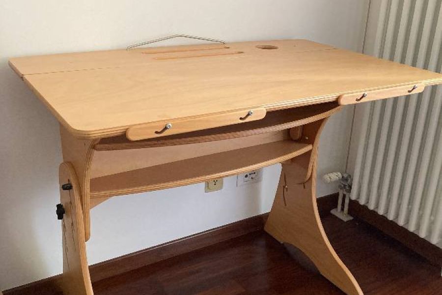 Schreibtisch - Bild 1