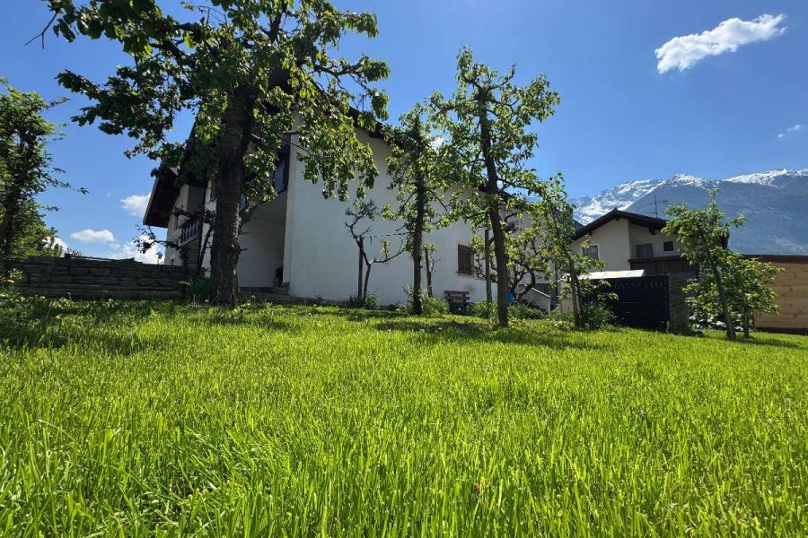 Doppelhaushälfte mit 5 Zimmer und großen Garten zu verkaufen - Bild 4