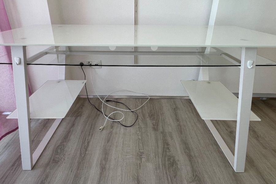 Moderner Schreibtisch mit Glasplatte 140x60cm - Bild 4