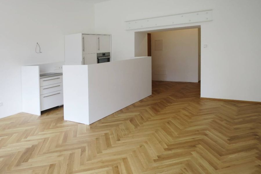 Vermiete 3-Zimmerwohnung, mit eingerichteter Küche BZ Stadtzentrum - Bild 3