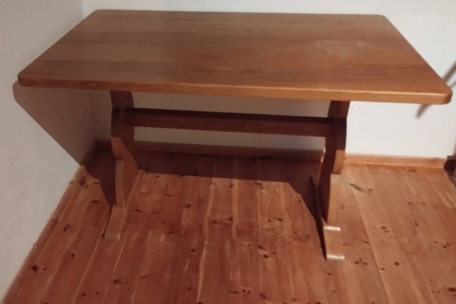 Tisch aus Holz - Bild 2