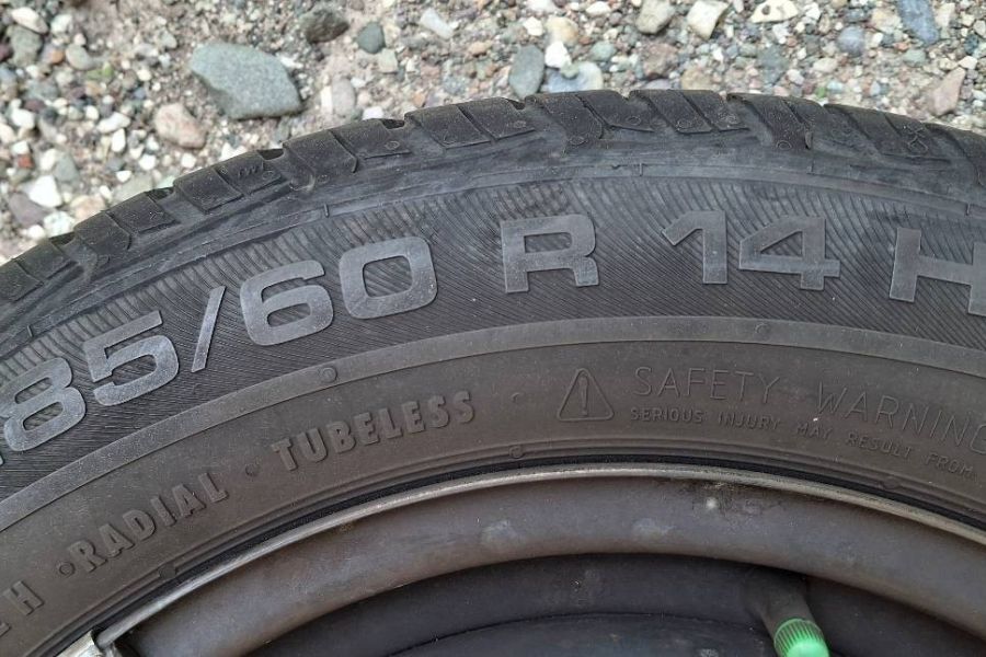 4 Stahlfelgen mit Sommerreifen 185/60R 14H Uniroyal RainExpert - Bild 3