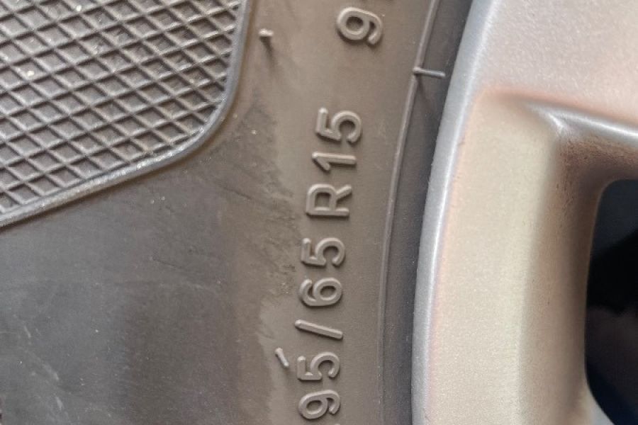 Vw Alufelgen 15 Zoll mit Sommerreifen - Bild 3