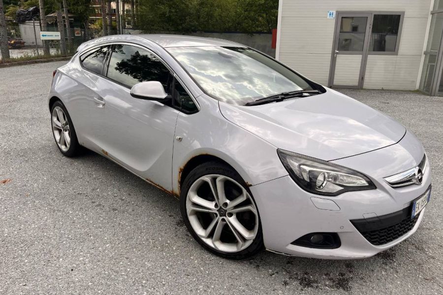 Opel Astra GTC - Bild 3
