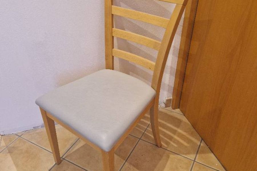 Eckbank mit Tisch und Stühle - Bild 4
