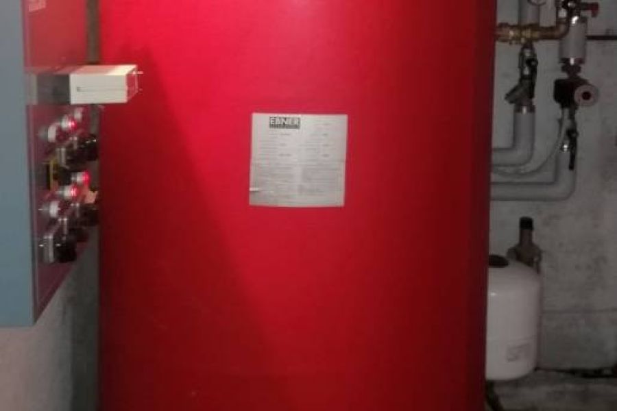 Solarthermie-Anlage (Wassertank, Solarpanels, Hydraulik, Steuerung) - Bild 2