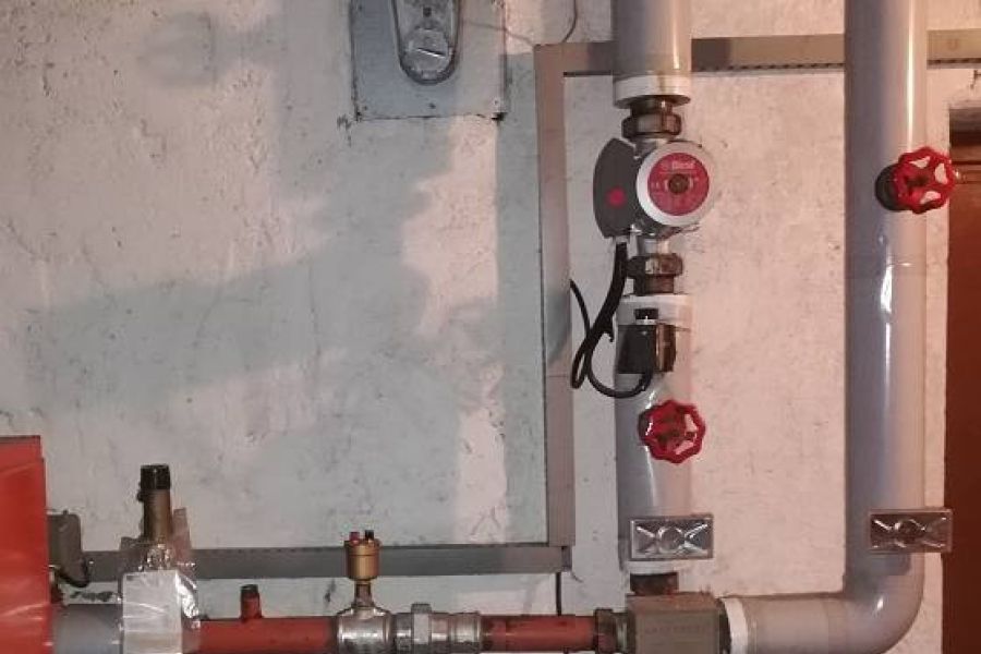 Solarthermie-Anlage (Wassertank, Solarpanels, Hydraulik, Steuerung) - Bild 4