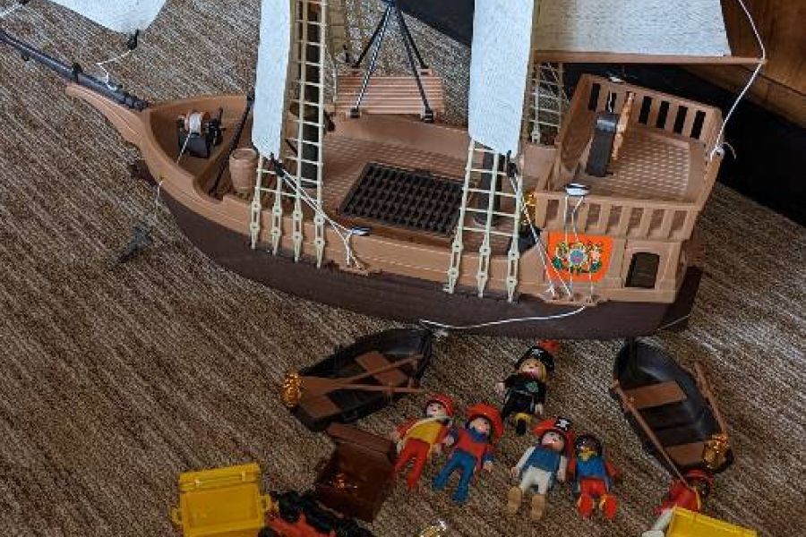 Playmobil Piratenschiff mit viel Zubehör - Bild 1