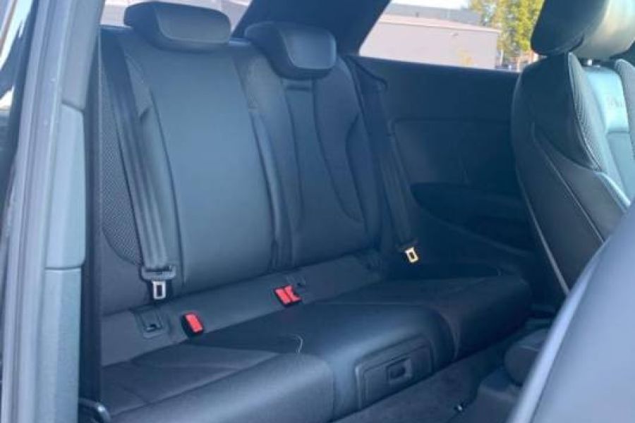 Audi A3 1.6 TDI S line Sportpaket - Bild 2
