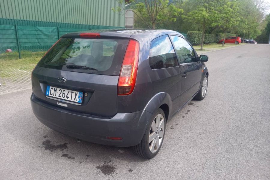 Ford Fiesta  1.4 Benzin  80PS  170.000km  Bj. 2004 - Bild 1
