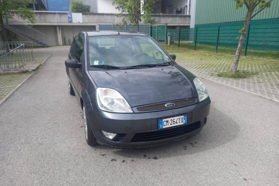 Ford Fiesta  1.4 Benzin  80PS  170.000km  Bj. 2004 - Bild 4