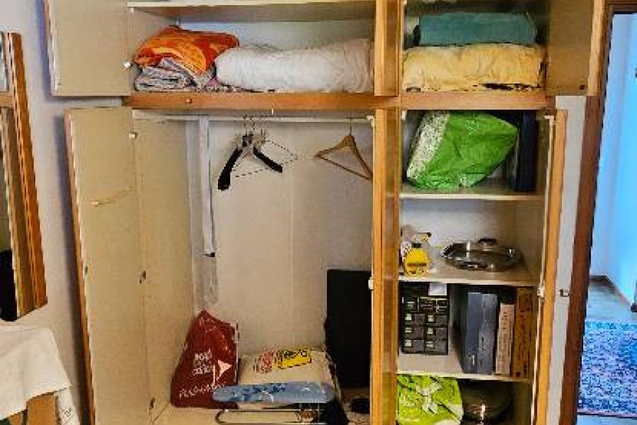 großer Holzkasten, diskreter Zustand - Bild 1