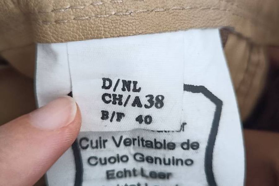 Kurze Lederhose Damen - Bild 2