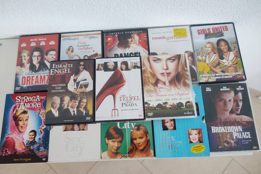 Verschiedene DVDs mit DVD Player - Bild 1