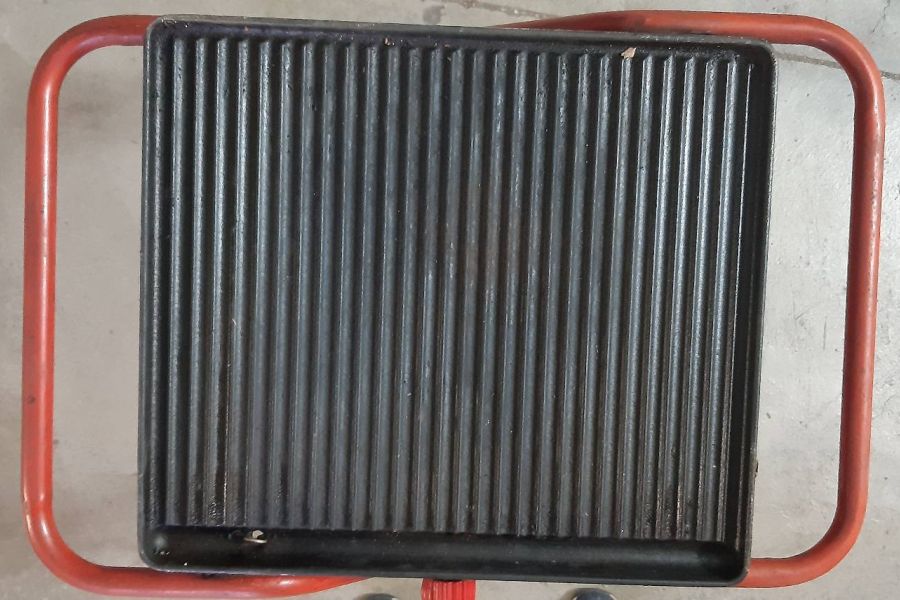 Gasgrill mit 20 mm starker Gusseisenplatte - Bild 4